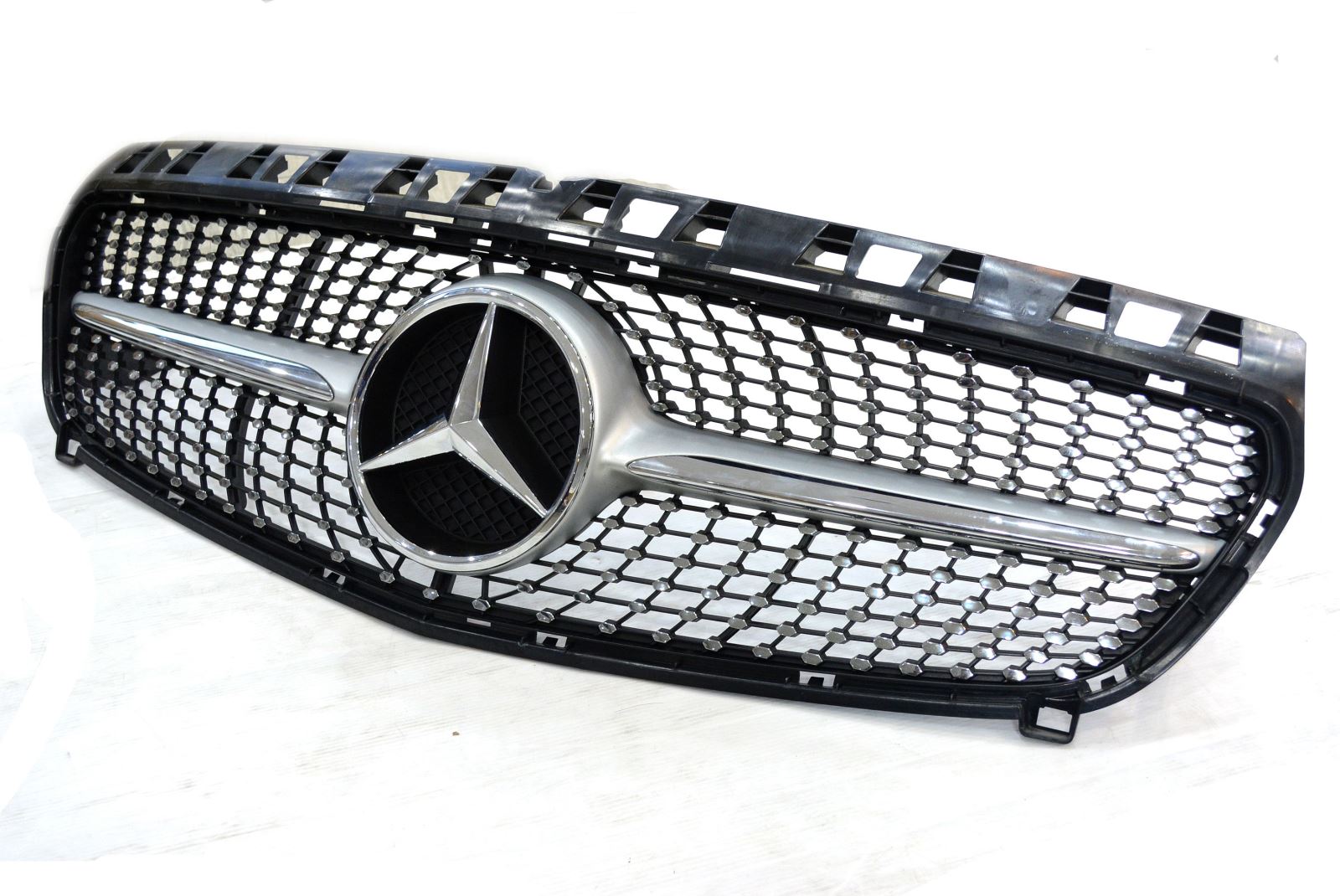Benz W176 Diamond Grill grille 02.JPG